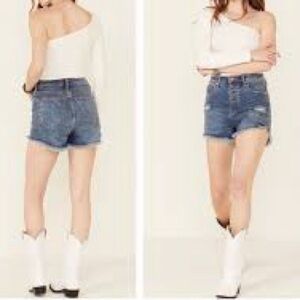We The Free Curvy Vintage Cut Off High Rise Denim Shorts - Size 27